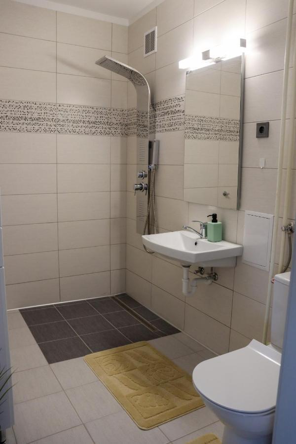 Апартаменти Krisztina Apartman Шалґотар'ян Екстер'єр фото