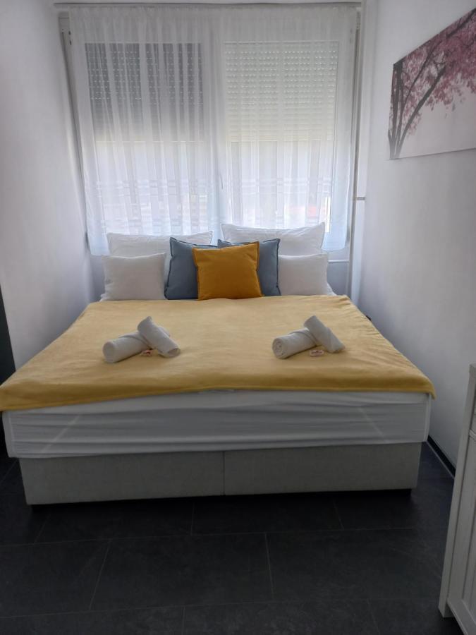 Апартаменти Krisztina Apartman Шалґотар'ян Екстер'єр фото