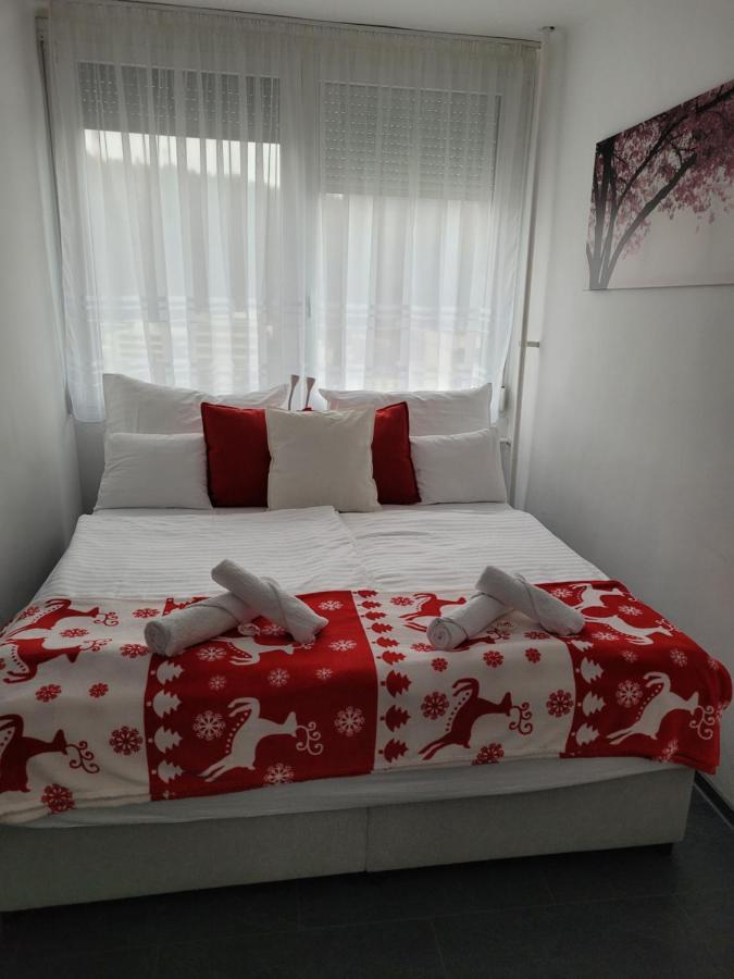 Апартаменти Krisztina Apartman Шалґотар'ян Екстер'єр фото