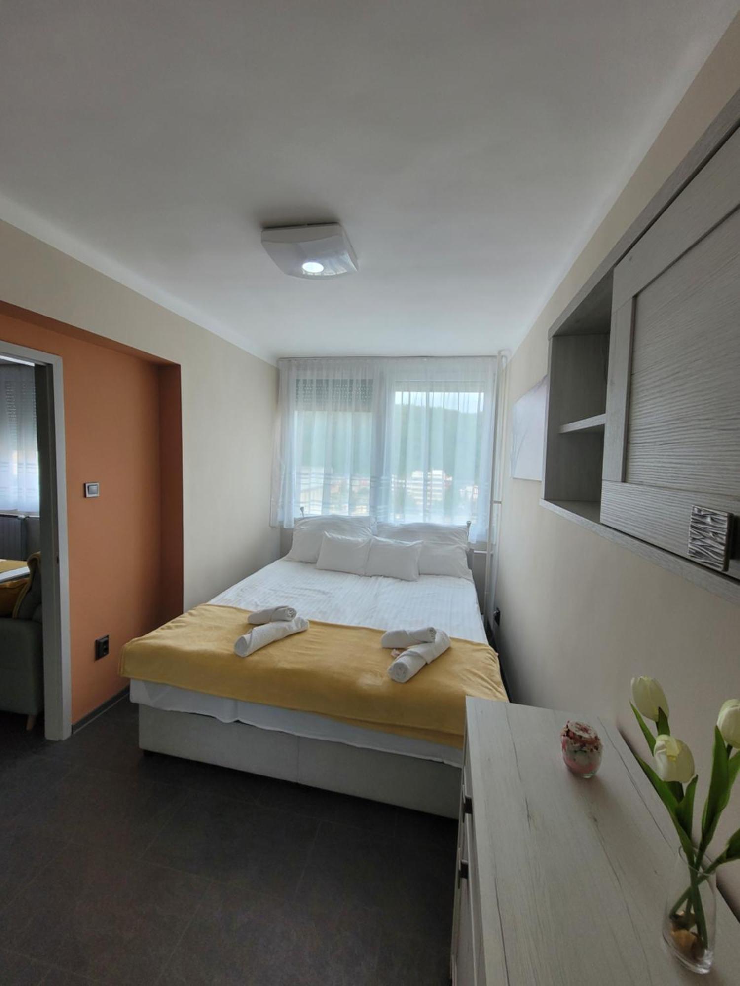 Апартаменти Krisztina Apartman Шалґотар'ян Екстер'єр фото