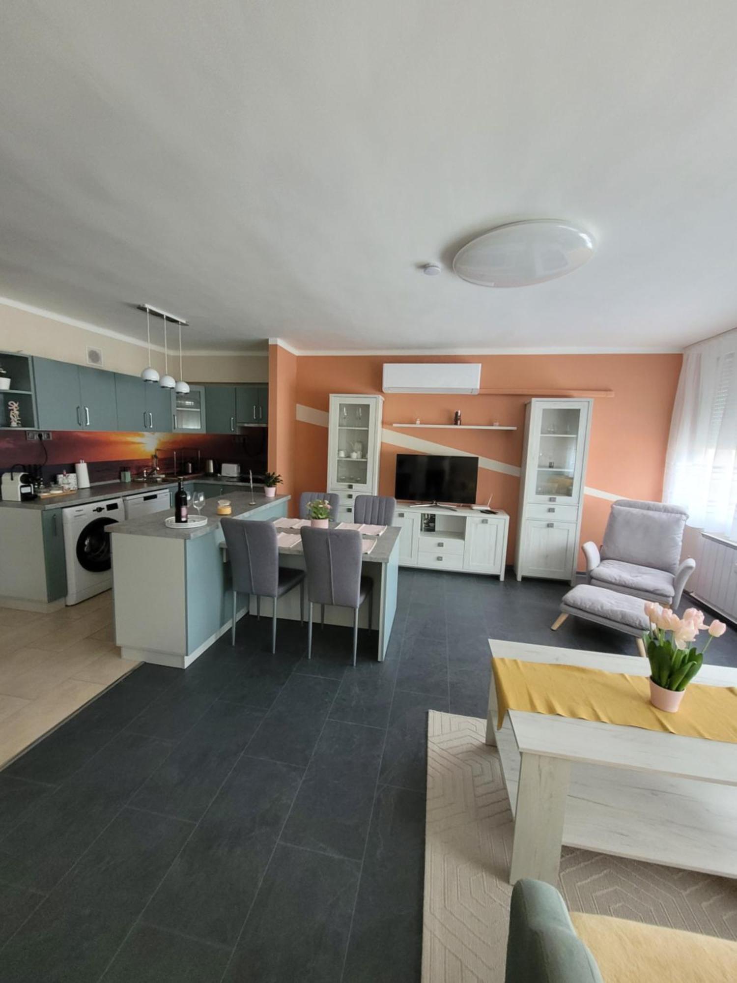 Апартаменти Krisztina Apartman Шалґотар'ян Екстер'єр фото